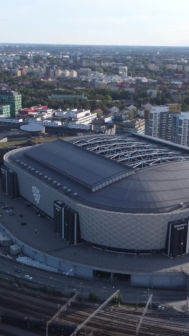 Două arene, două lumi   Reportaj GOLAZO.ro.  Lecție de marketing » De ce  suedezii fac profit cu stadionul,  în timp ce Arena Națională pierde milioane