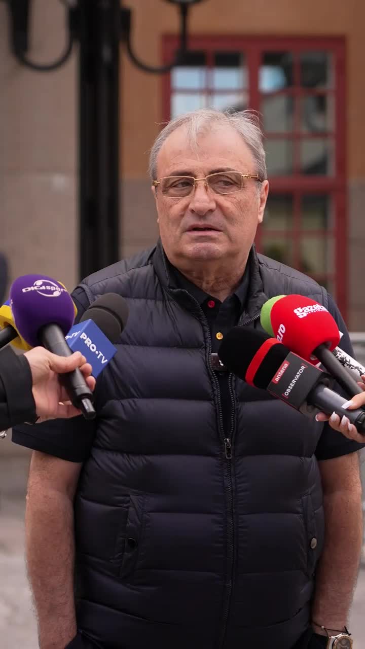 Hagi pune la punct ultimele detalii   VIDEO.   Cum se pregătesc „tricolorii”  pentru Suedia: „Face asta pentru a dezechilibra sistemul lor”