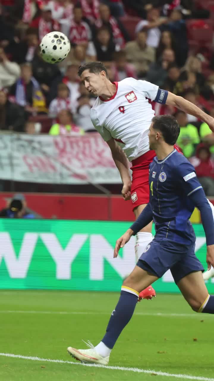 „Nu poate minți”   Lewandowski, atacat de selecționer și de presă  după Polonia - Bosnia 0-0. Se cere înlăturarea lui cu România