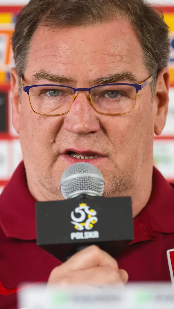 „A fost Maradona al Carpaților, nu?”   Selecționerul Poloniei, despre Hagi pentru GOLAZO.ro. „Am văzut  ce a făcut.  Eu și el trebuie să ne descurcăm cu presiunea”
