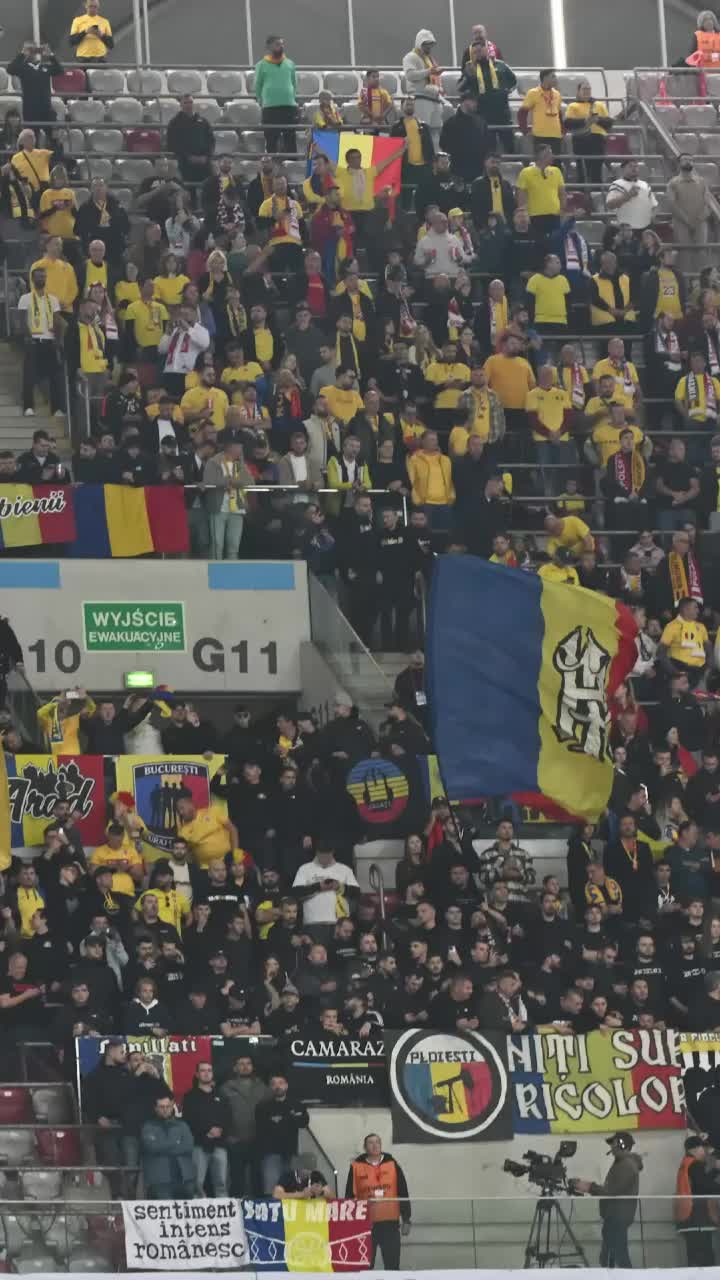 „Inima Europei”    FOTO.  Bannerul afișat de  fanii României  la Varșovia i-a impresionat pe polonezi