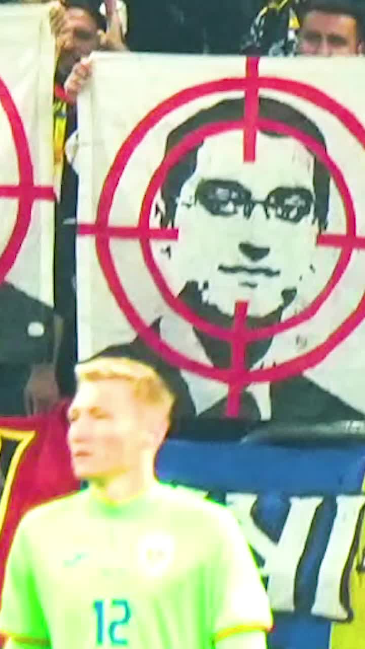 Protest violent anti-FRF   FOTO.  Burleanu și Bodescu, surprinși  cu ținta pe cap  + ultrașii lui Dinamo au afișat capturile de la Sud Steaua