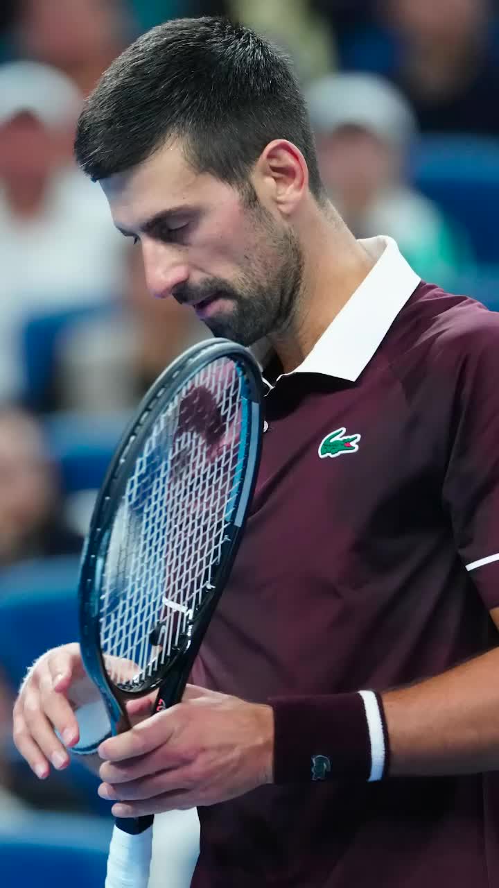 Djokovic, spasme la Shanghai   VIDEO.  Sârbul părăsește turneul  după primul meci:  „Nu m-am simțit eu însumi”