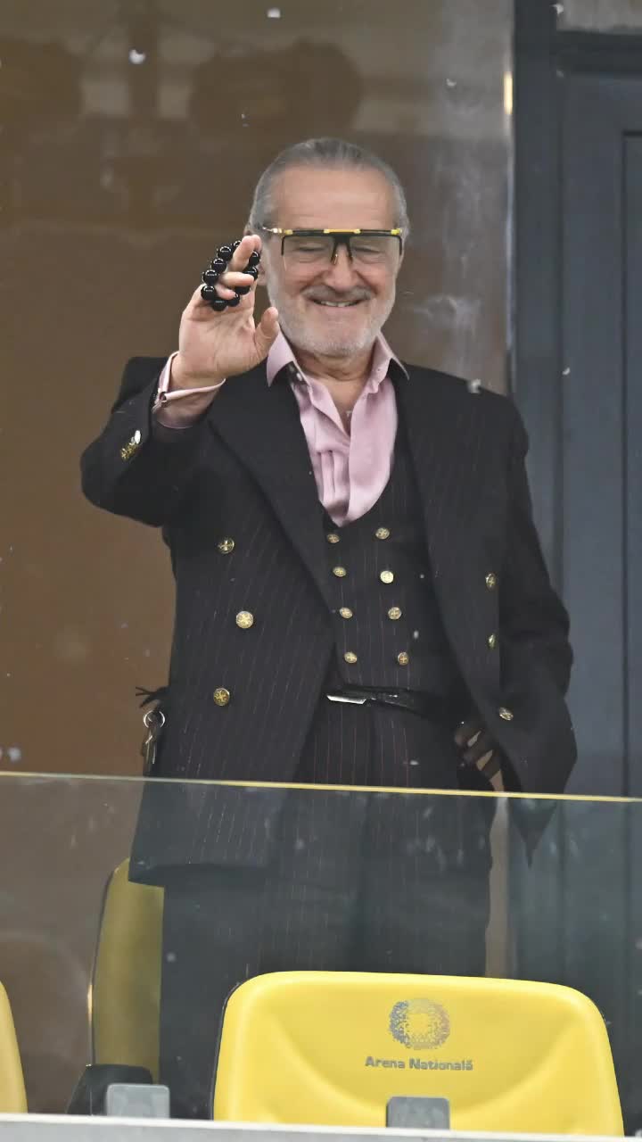 Surpriză pe Arena Națională!    FOTO.   Gigi Becali   în tribune la FCSB - Oțelul