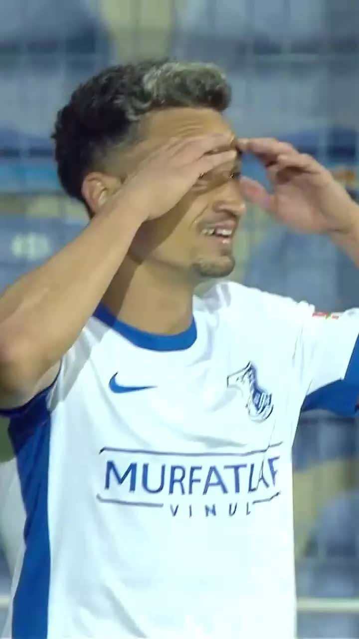 Roberto Carlos de România   FOTO.  Cristi Ganea,  execuție de pus în ramă  în Farul - Petrolul! A luat prin surprindere pe toată lumea