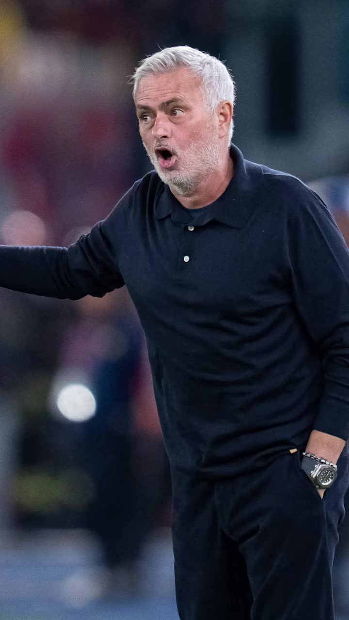 „Ridicol”   FOTO.   Mourinho l-a imitat și certat pe Vinicius  pentru greșeala de la golul doi al Romei. Ce a făcut