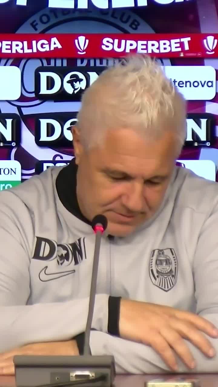 „Oprește-te, că e o barieră!”   VIDEO.  Marius Șumudică, deranjat de întrebările jurnaliștilor. Subiectul:  Reghecampf și FCSB