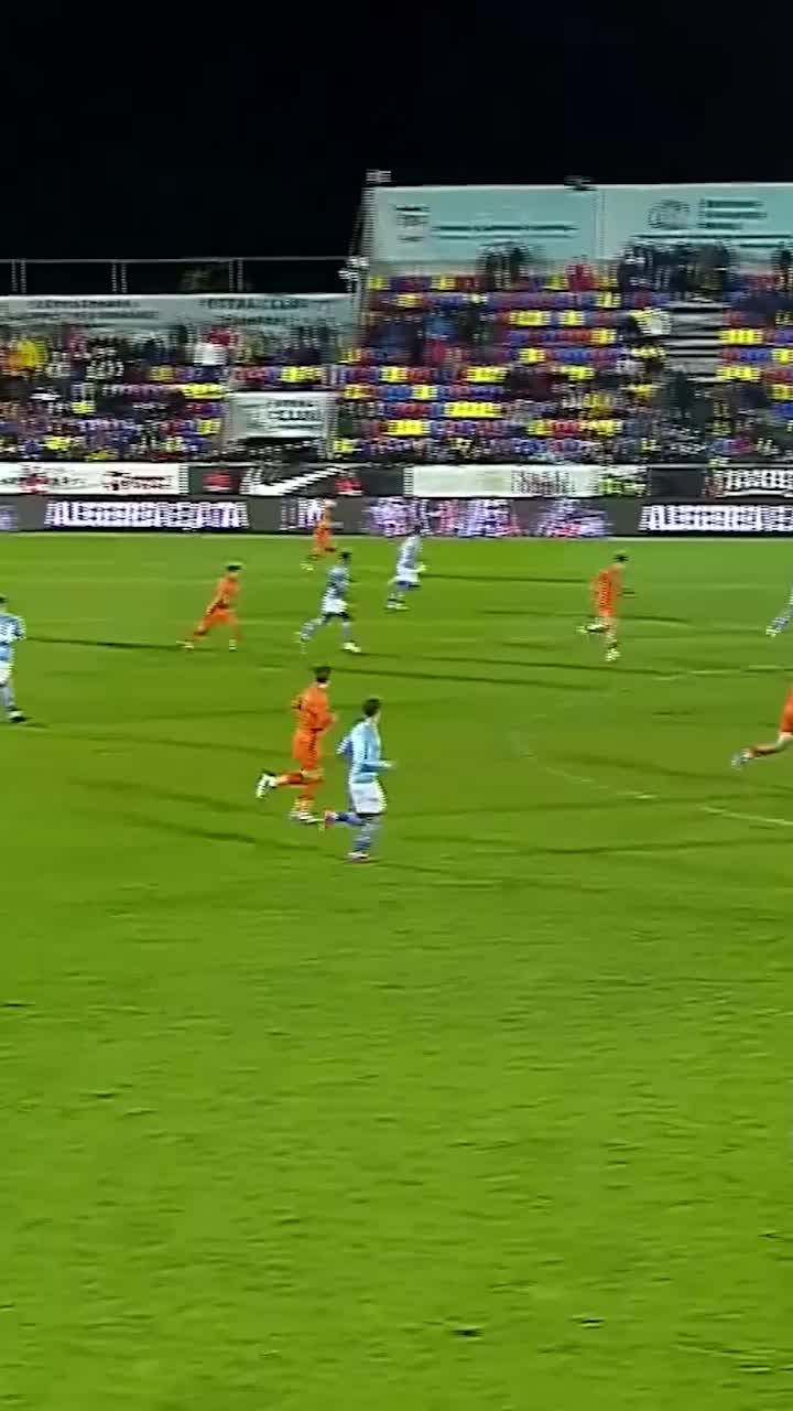 FCSB urcă pe loc de play-off VIDEO. Al doilea succes la r&acirc;nd cu Reghecampf! Stoian, a făcut diferența și cu Voluntari