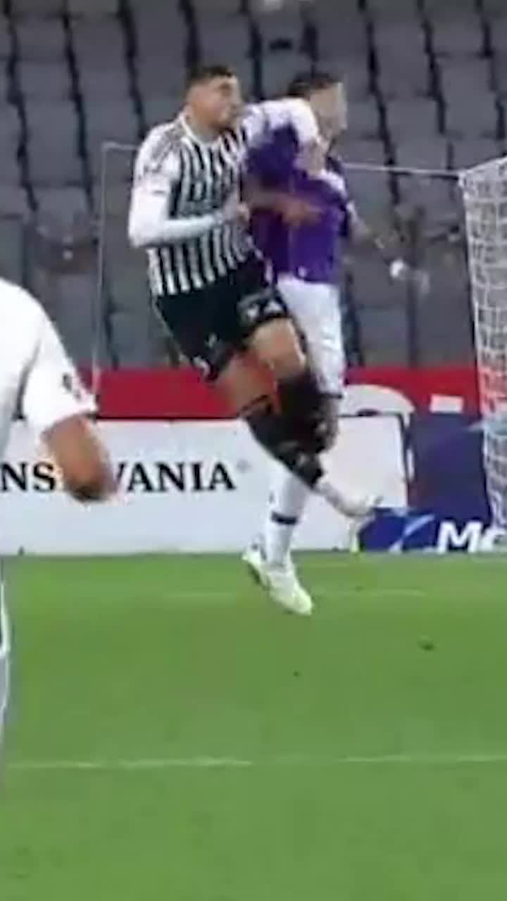 „Nu mai poate să deschidă gura!”  Accidentare gravă în  U Cluj - FC Argeș  » Garutti a ajuns la spital și ar putea fi operat