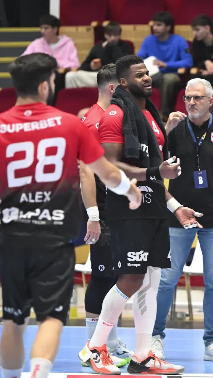 Dinamo, recital în Liga Campionilor   „Dulăii” s-au dezlănțuit  contra lui Skanderborg. Calificarea se decide în ultima etapă