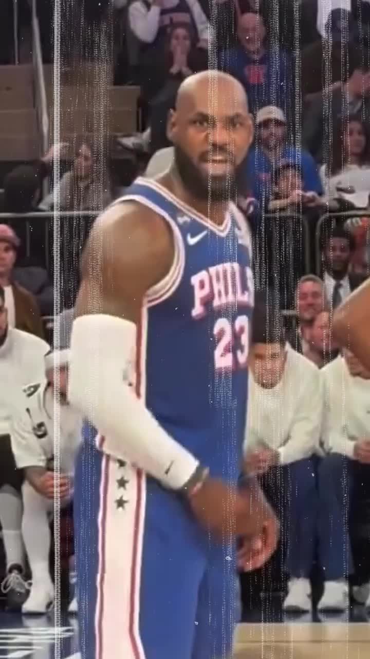 LeBron James, furios!   FOTO.  Starul de la Philadelphia 76ers,  dialog aprins  cu un fan advers » De la ce a pornit conflictul