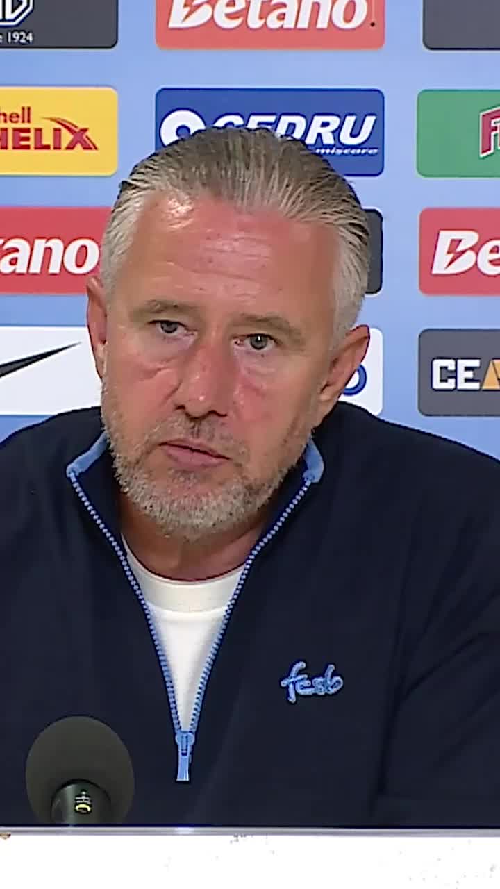 „Nu e rasism, ce rasism?”  Reghecampf, dialog tensionat cu reporterul  GOLAZO.ro   »  Ce spune despre scandările fanilor