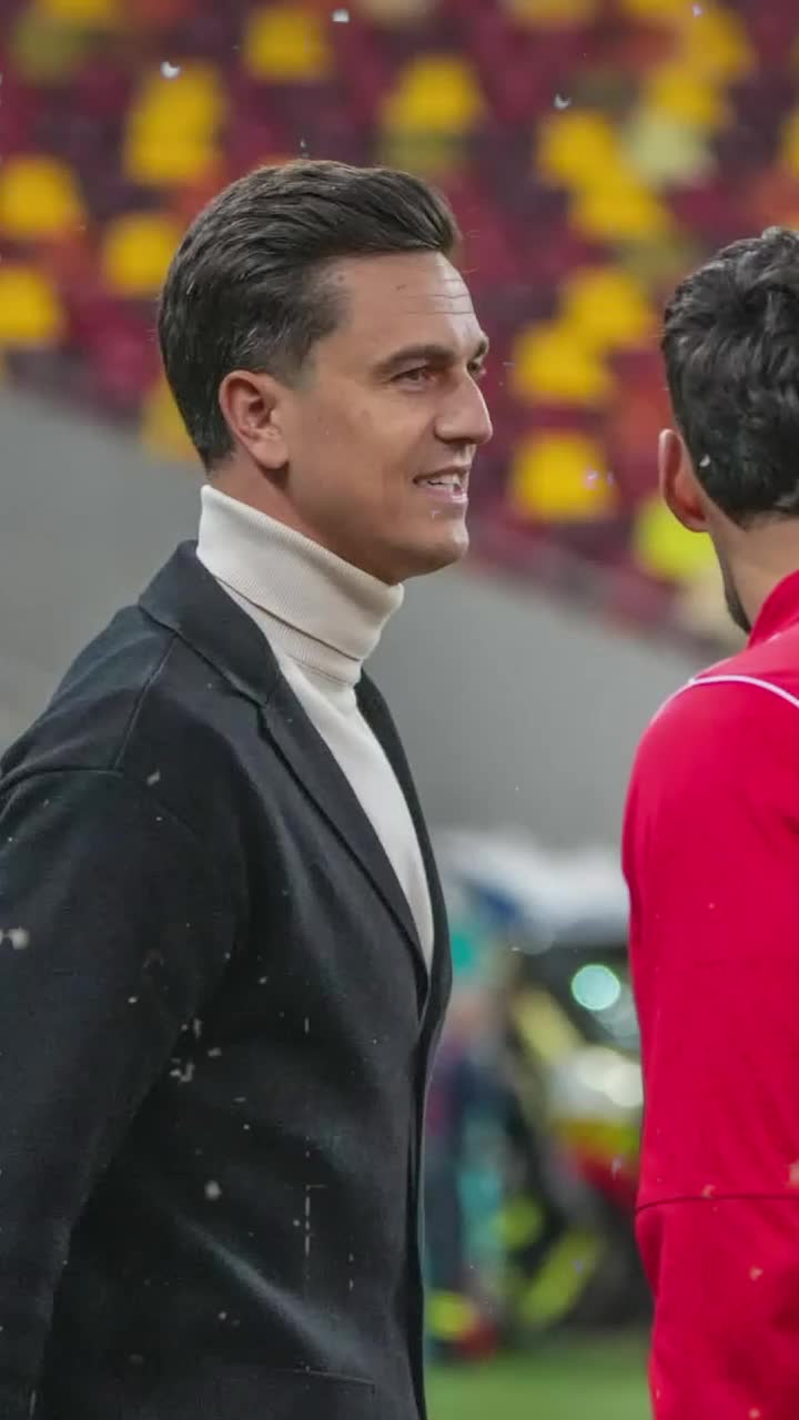 Gardoș, impresionat de protocol   FOTO.  Gluma făcută de oficialul  Chindiei,  după meciul cu Dinamo: „Bun!”