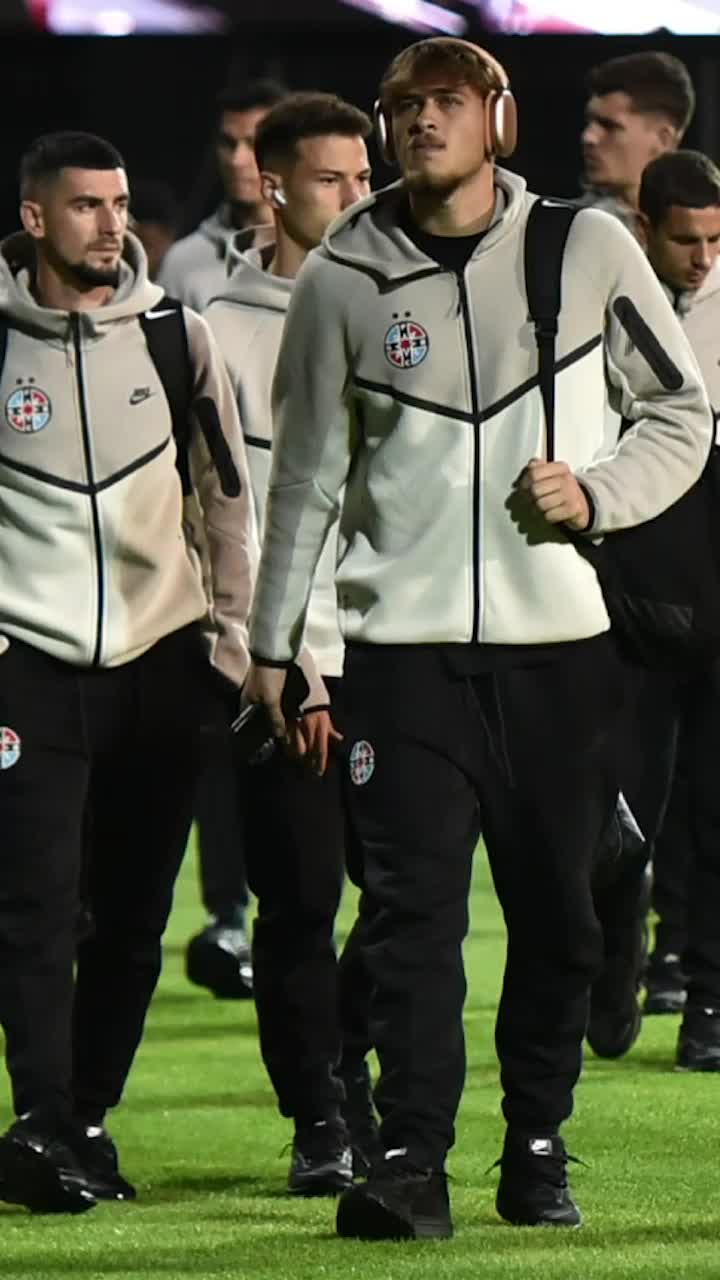 FCSB contraatacă  Reacție dură după acuzațiile Gloriei: „Am plecat echipați la hotel,  nu aveam apă caldă!  Jucătorii vomitau din cauza mirosului”