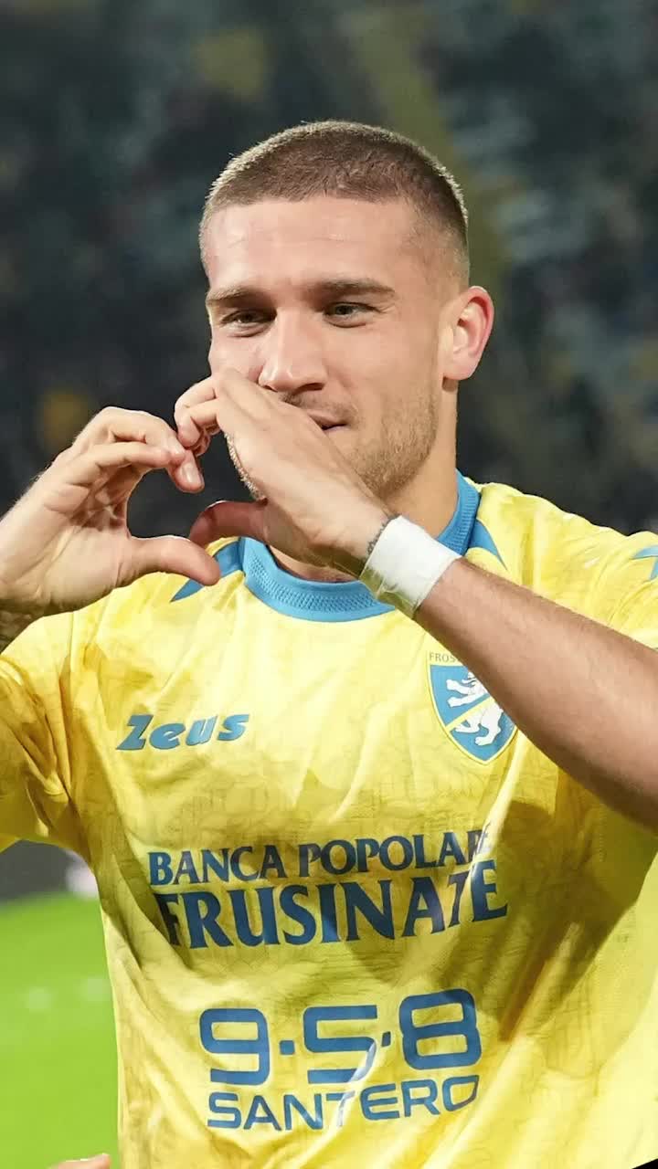 Bîrligea, lovitură în Italia!  După „dubla” cu Lecce, românul  a fost premiat de Serie A.  E alături de Nico Paz și Mussolini